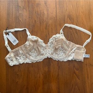 Wacoal NWT nude/white unlined lace bra 32DDD